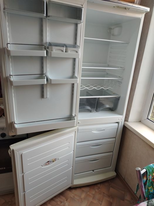 Продам холодильник