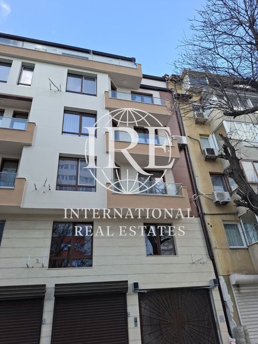 Продава се Тристаен апартамент в Варна, Лятно кино Тракия - 78 кв.м за 1341 €/кв.м - Снимка #1