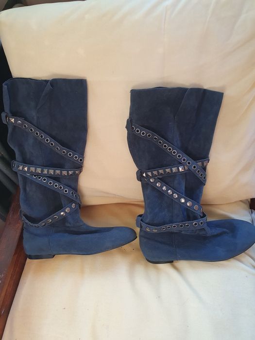 Здравейте, продавам нови дамски ботуши