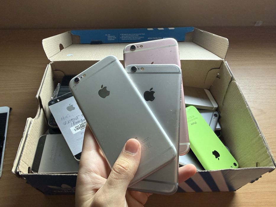 Всякакви iPhone за части