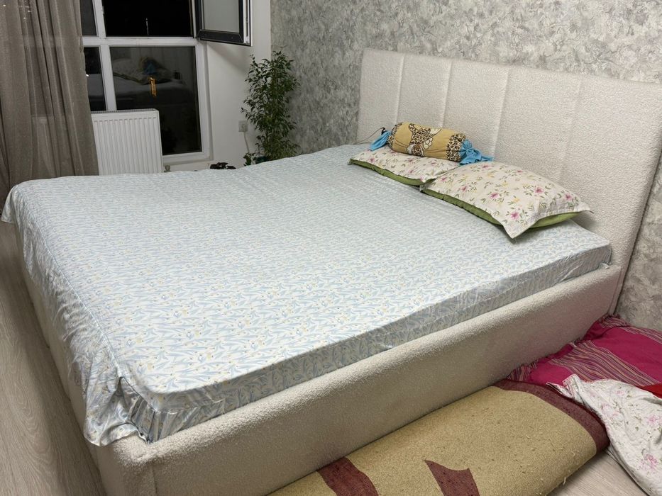 Продам кровать 180 на 200