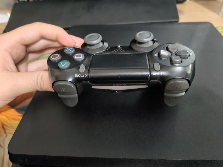PlayStation 4 slim