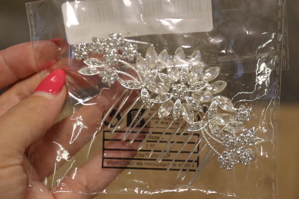 Ниски цени в описанието- Сватбени кутии, табелки, книга за пожелания и