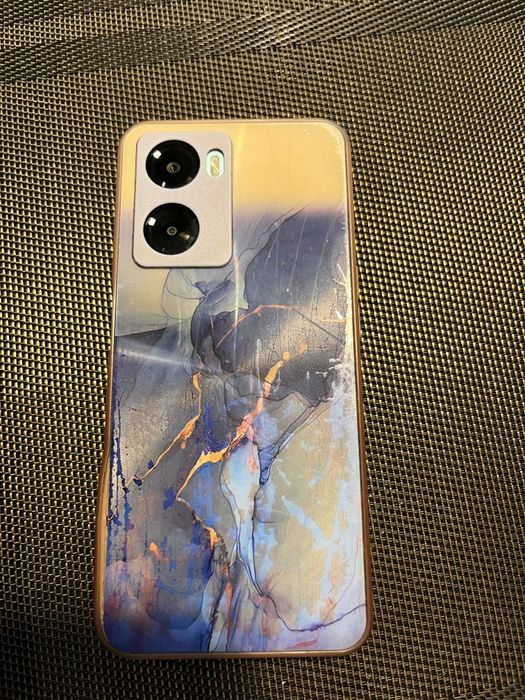 Продаю либо обмен на айфон три телефон