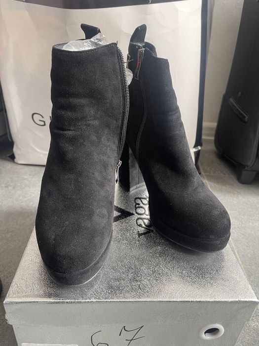 Зимние женские ботинки