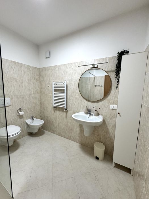 Proprietar,vând apartament 3 camere și 2 băi în Torontalului