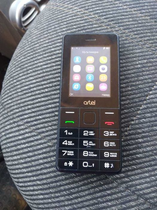 Продается телефон artel
