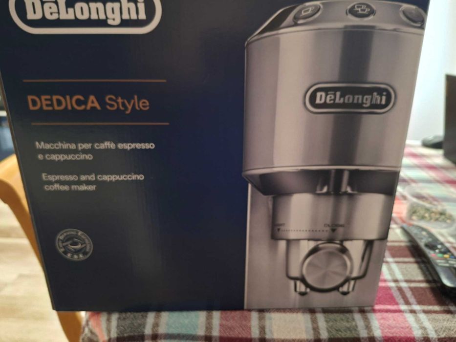 Нова, гаранциoннакафеварка Delonghi Debica ES685.BK EX:4