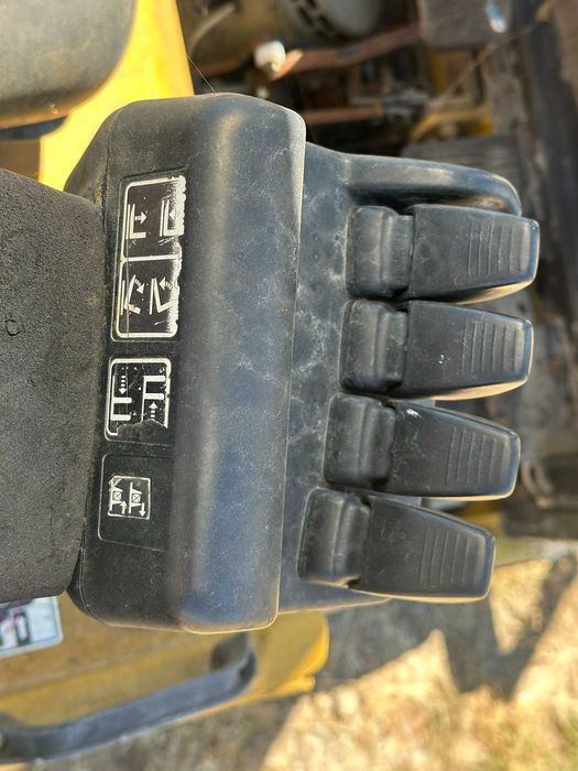 Dezmembrez stivuitor electric YALE