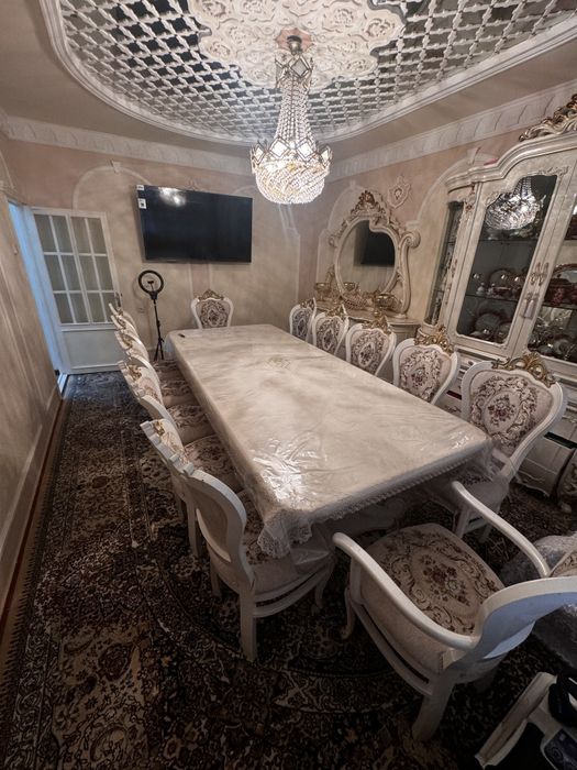 Oybek metro 4 xonali uy.