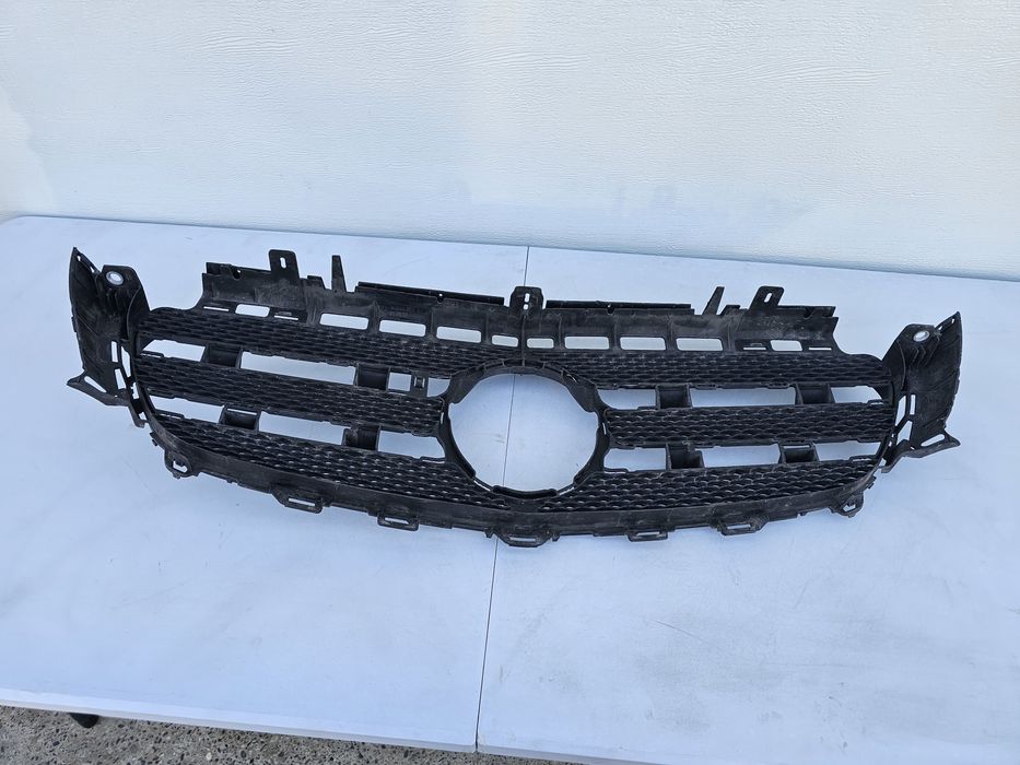 Grila centrala Mercedes E Class W213