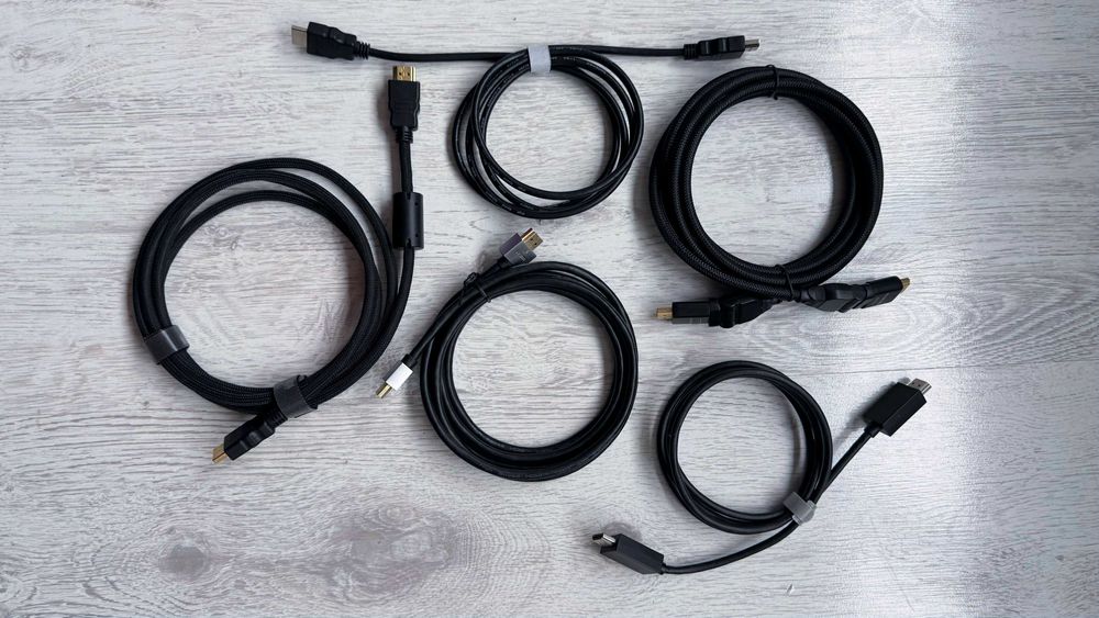 Cabluri HDMI diverse lungimi