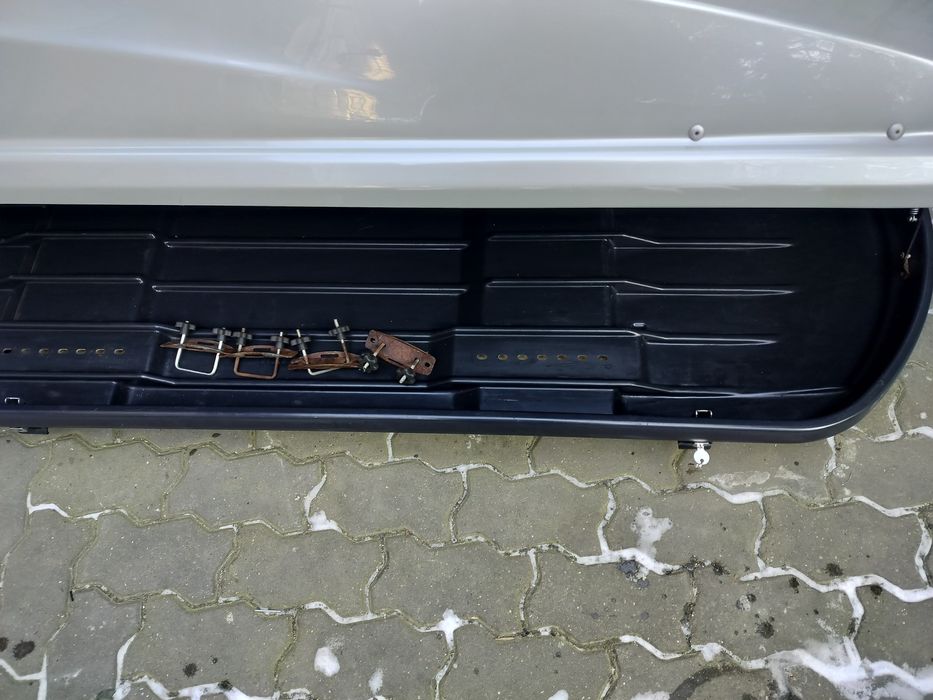 Cutie portbagaj  ca și nouă