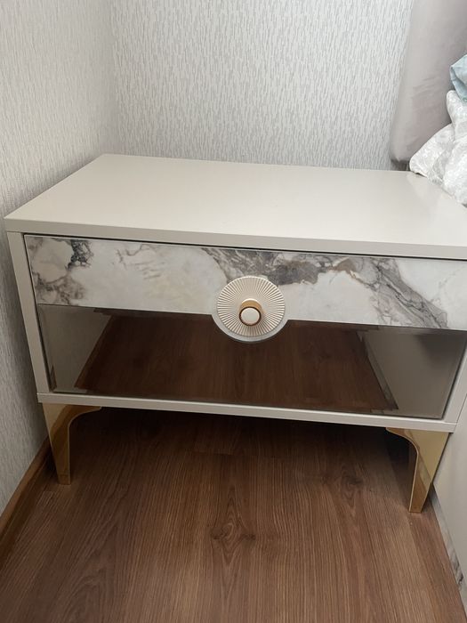 Продаю спальный гарнитур