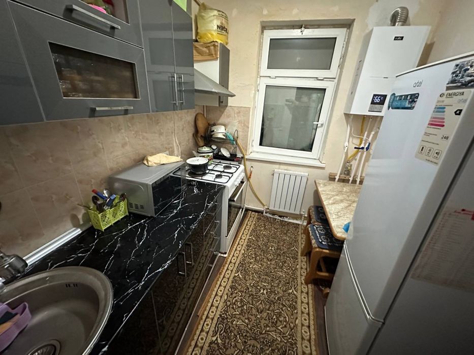 Квартирага одам койилад 3 киши битта хонага