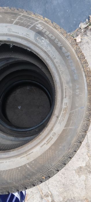 Продам шины R15 205/65