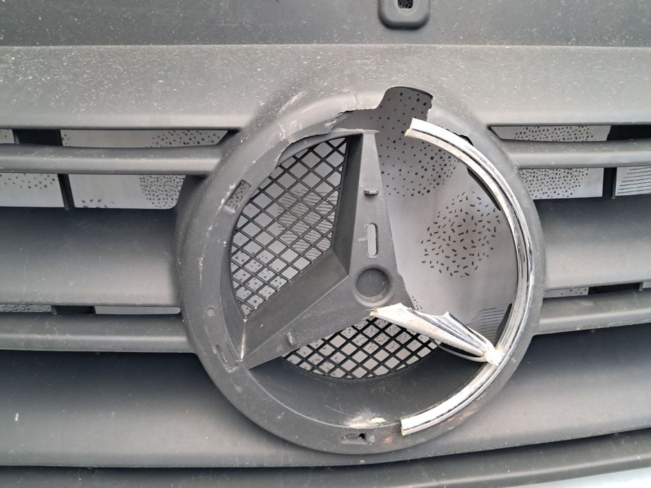 Грил решетка Mercedes Sprinter A910
