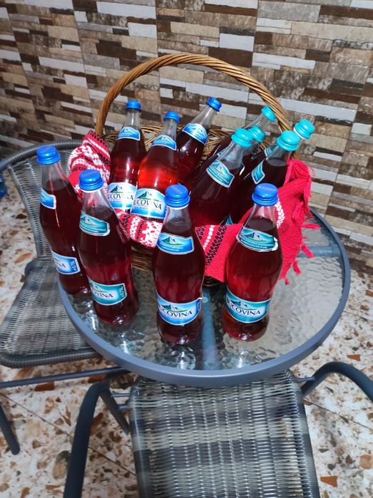 Sirop natural din muguri de brad fără conservanți .