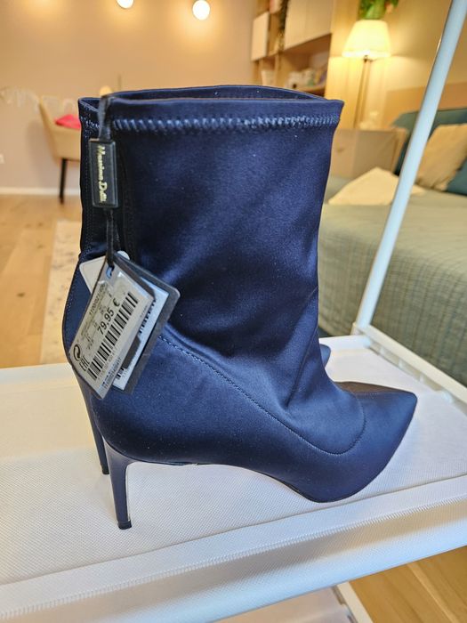 Botine Massimo Dutti noi cu etichetă mărimea 40 real (41  pe ele)