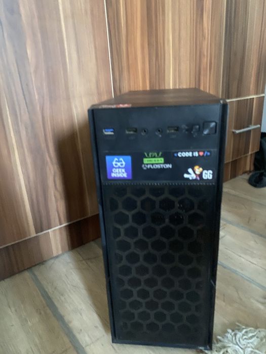 Carcasa pc gaming