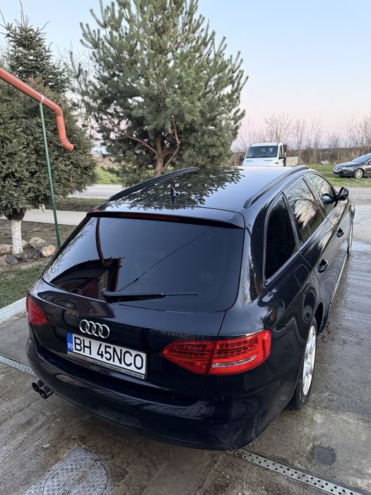 Vand sau schimb audi a4 b8 2011! Euro 5 143 cp Automat
