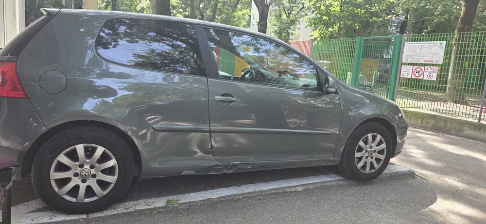 VW Golf 2.0 FSI 150cp Gri 2005