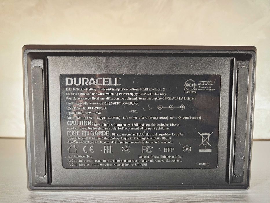 Incarcator Acumulatori Duracell Multicharger CEF22, + suport baterii