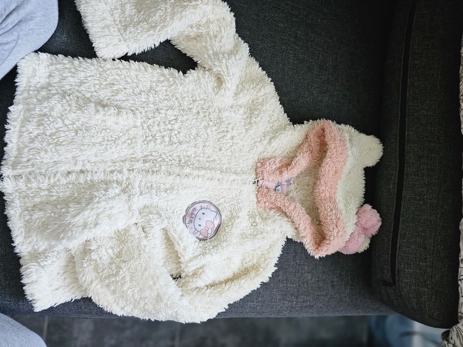 Vând lot primăvara fata 5-6 ani.