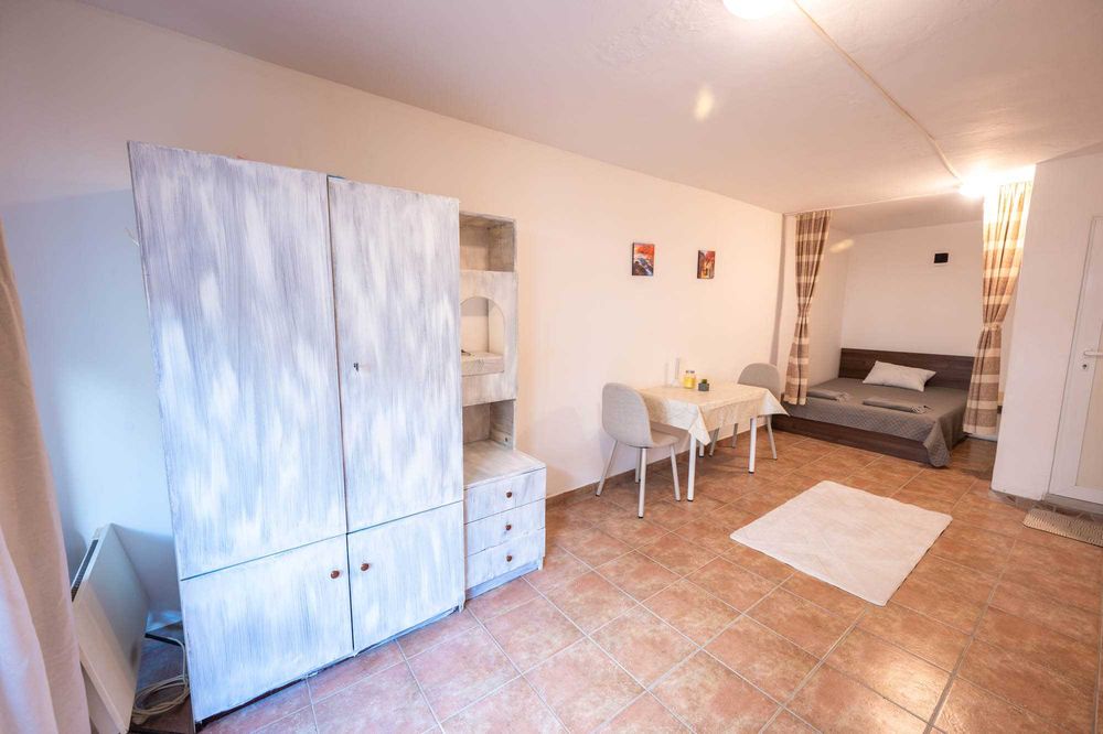 Дава се под наем Едностаен апартамент в Варна, Левски - 35 кв.м за 264.18 € - Снимка #2