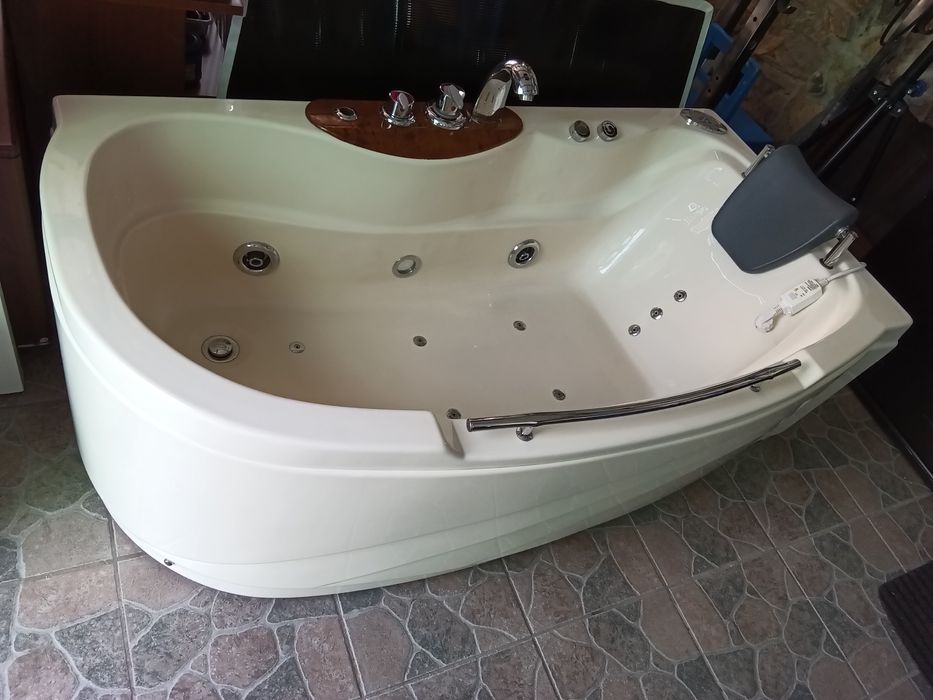 Cada hidromasaj jacuzzi