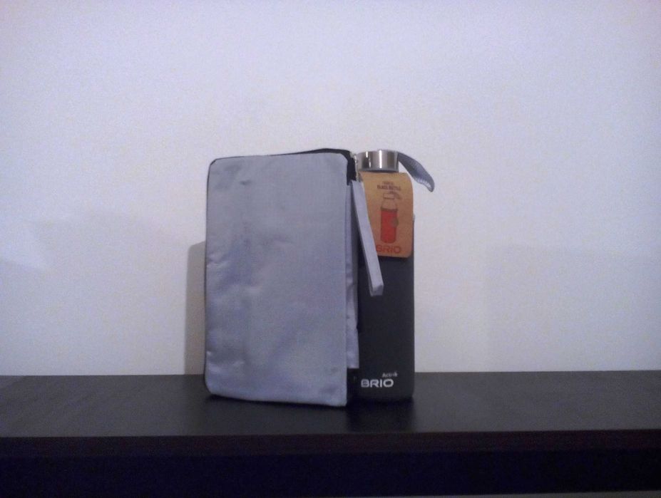 СГЪВАЕМА ЧАНТА (за път, пазаруване, фитнес, плаж) + стъклена бутилка