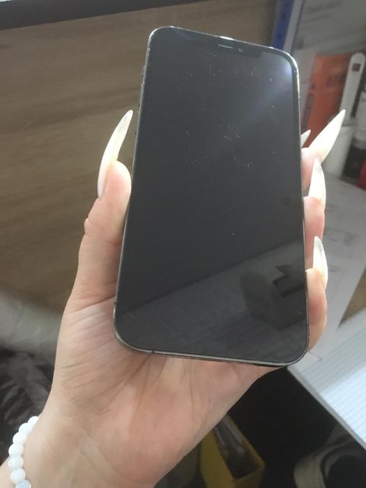Продам айфон 12 pro