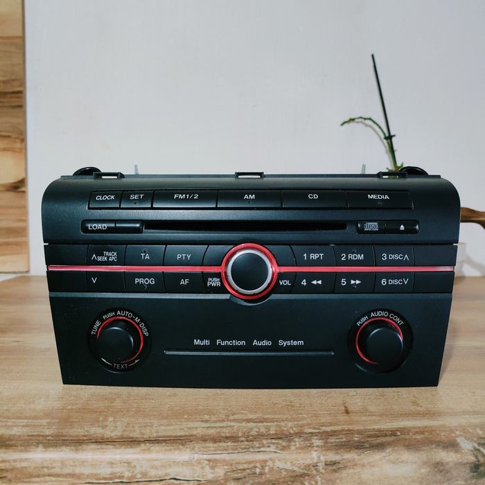 Оригинално СD радио за Мазда 3бк седан