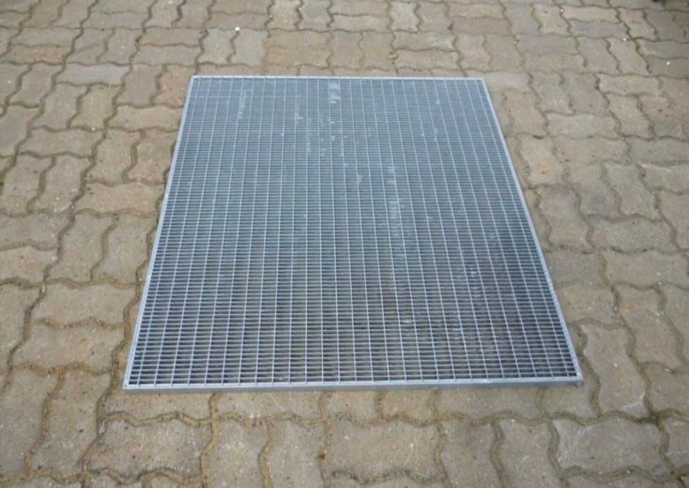 Trepte si gratare zincate