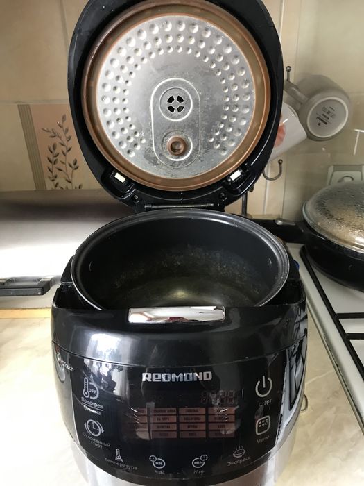 Мультиварка REDMOND