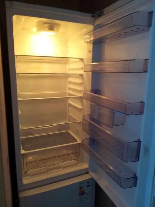 Продам холодильник веко