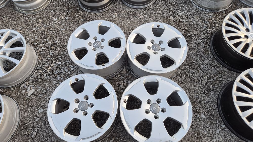 Оригинални джанти Ауди 5/112 Audi A3 5x112

Употребявани, Шумен