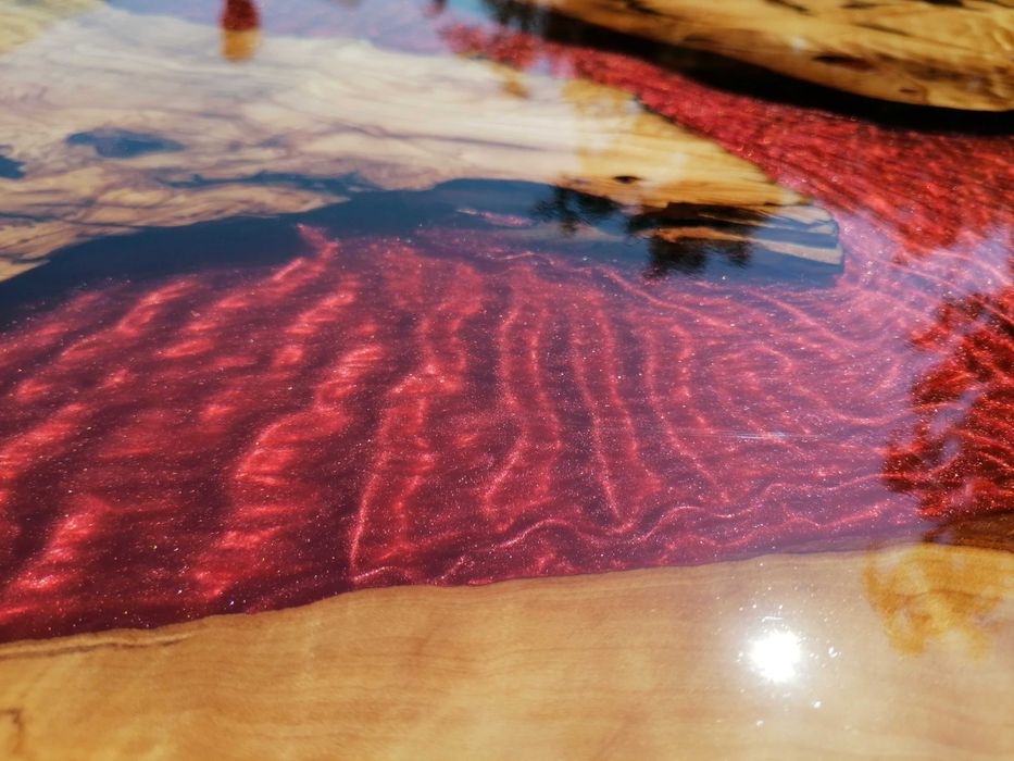 Маса с епоксидна смола и маслина