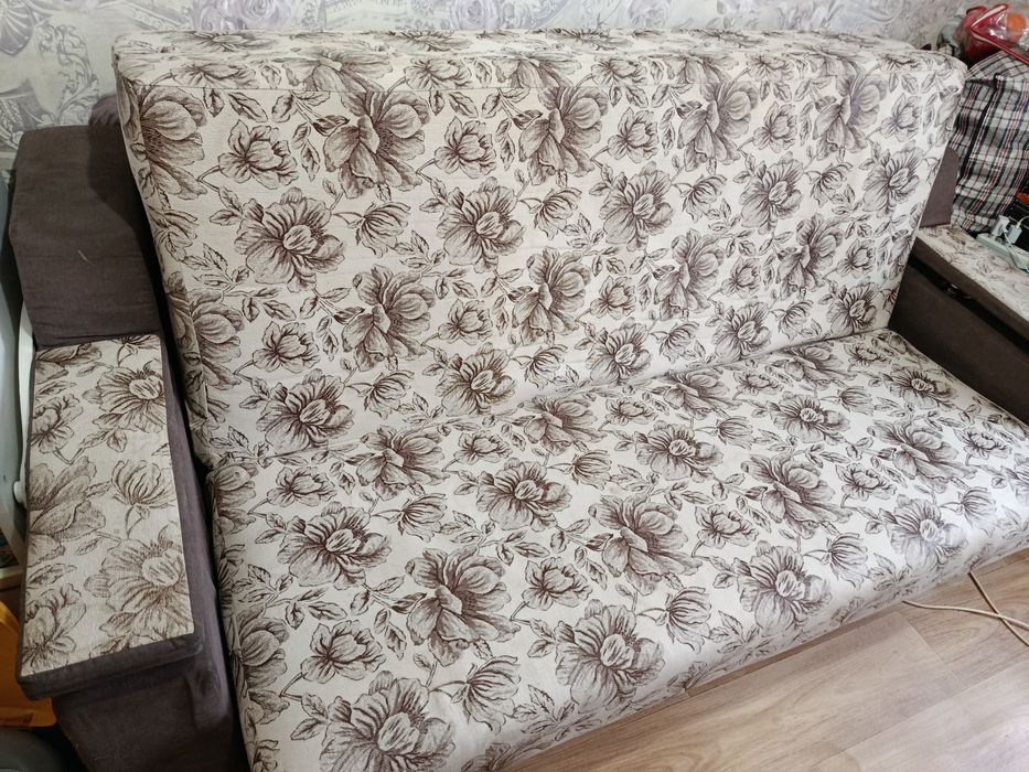 Диван в хорошем состоянии
