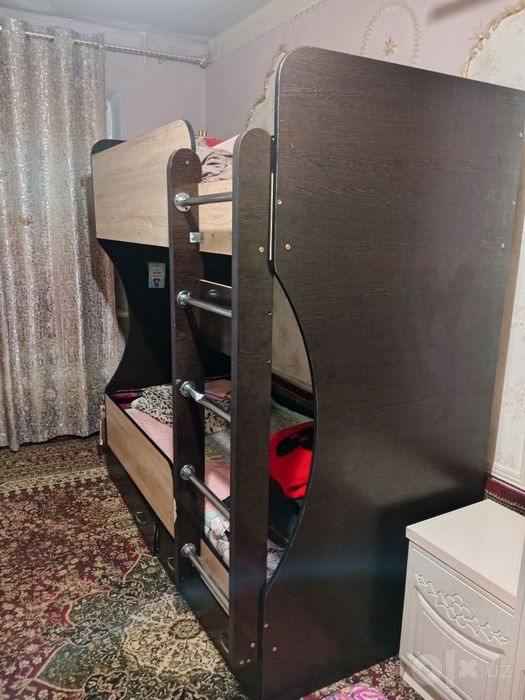 Bolalar uchun 2 etajli kravat zudlik bilan sotiladi