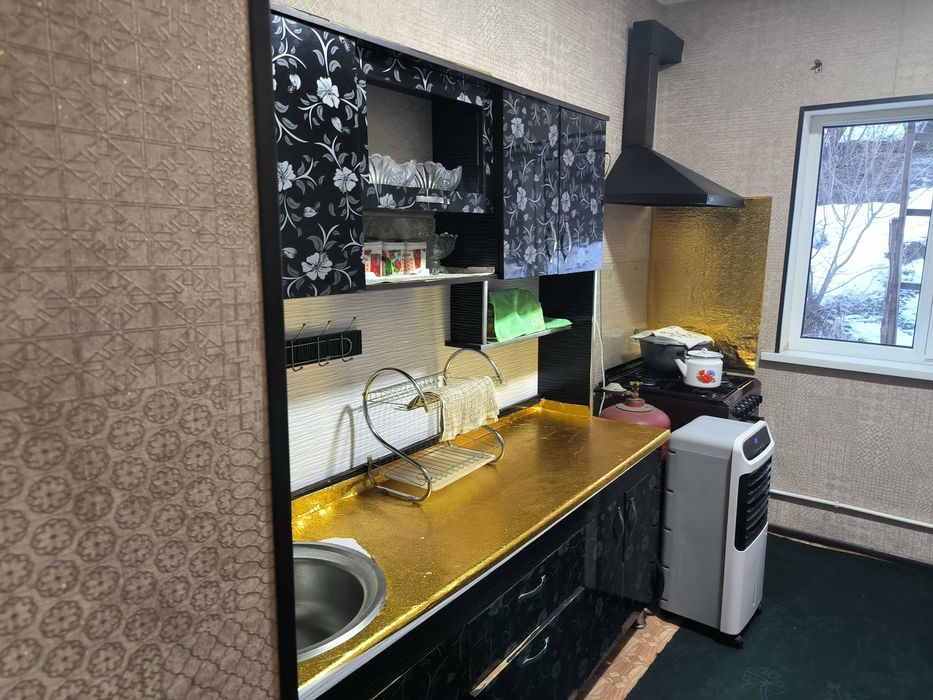 Продается дача в Чимган 2 линия на участке 600 м2