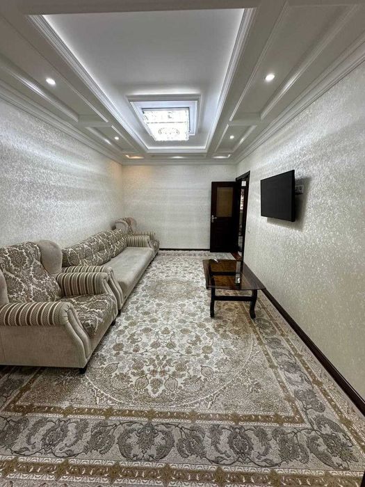 Миробод Ойбек метрода 3 хонали квартира ижарага берамиз. Центрда