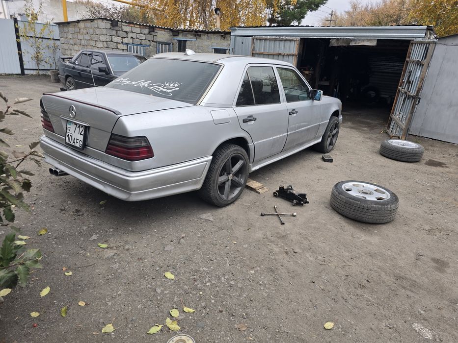 Мерседес 124 3.2