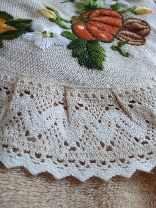 Малка покривка с дантела