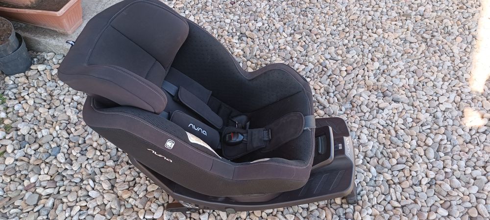 Vând scaun auto copii Nuna REBL 360 ISize negru