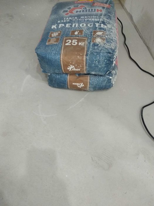 Продам клей крепость, бетоноконтакт, клипсы,  грунтовку