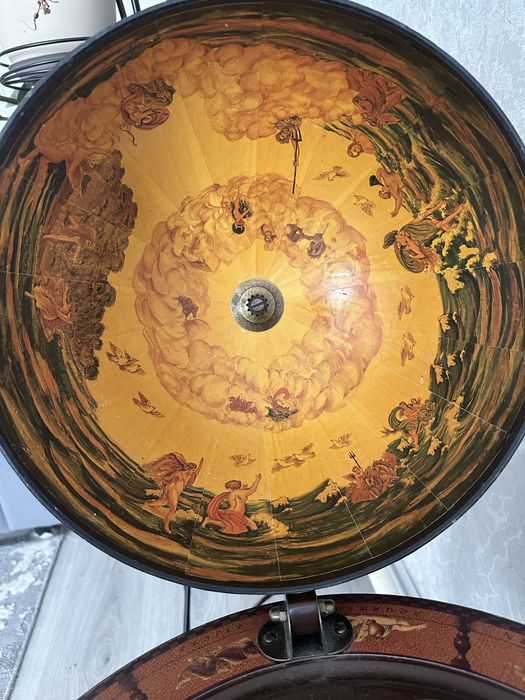 Глобус с храненителем бокалов