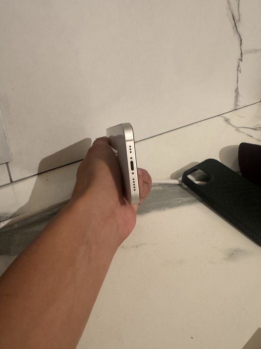 Обмен iPhone 14 256GB Starlight — Только обмен