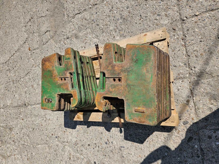 De vanzare contragreutati John Deere 50kg — poza 2