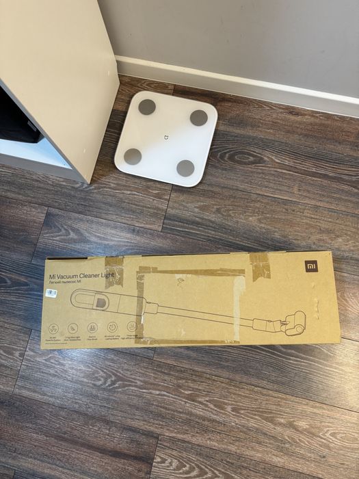 Пылесос вертикальный Xiaomi mi vacuum cleaner light